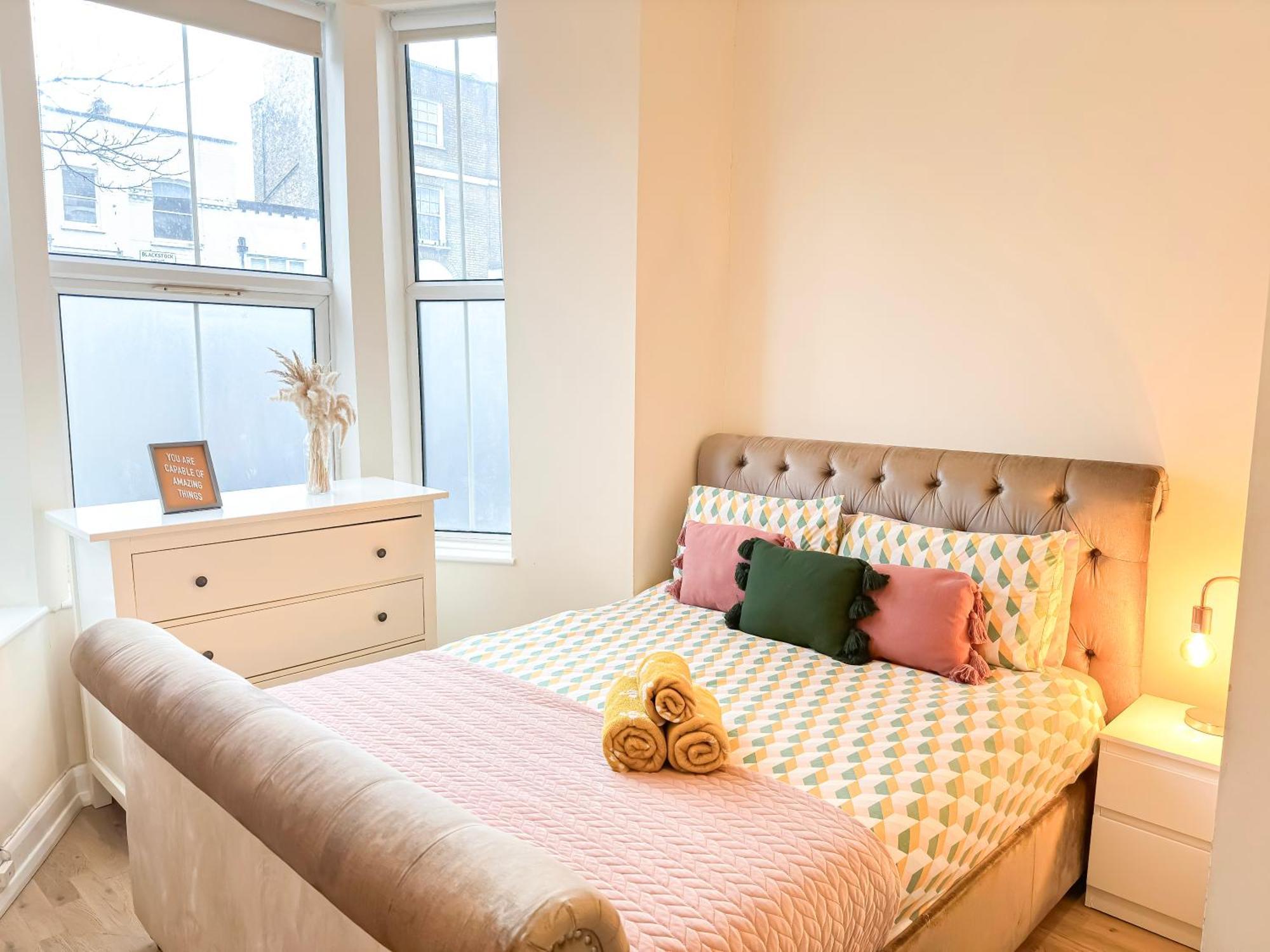 1-Bedroom Flat With Small Garden & Paid Parking In Finsbury Park, Highbury London Ngoại thất bức ảnh