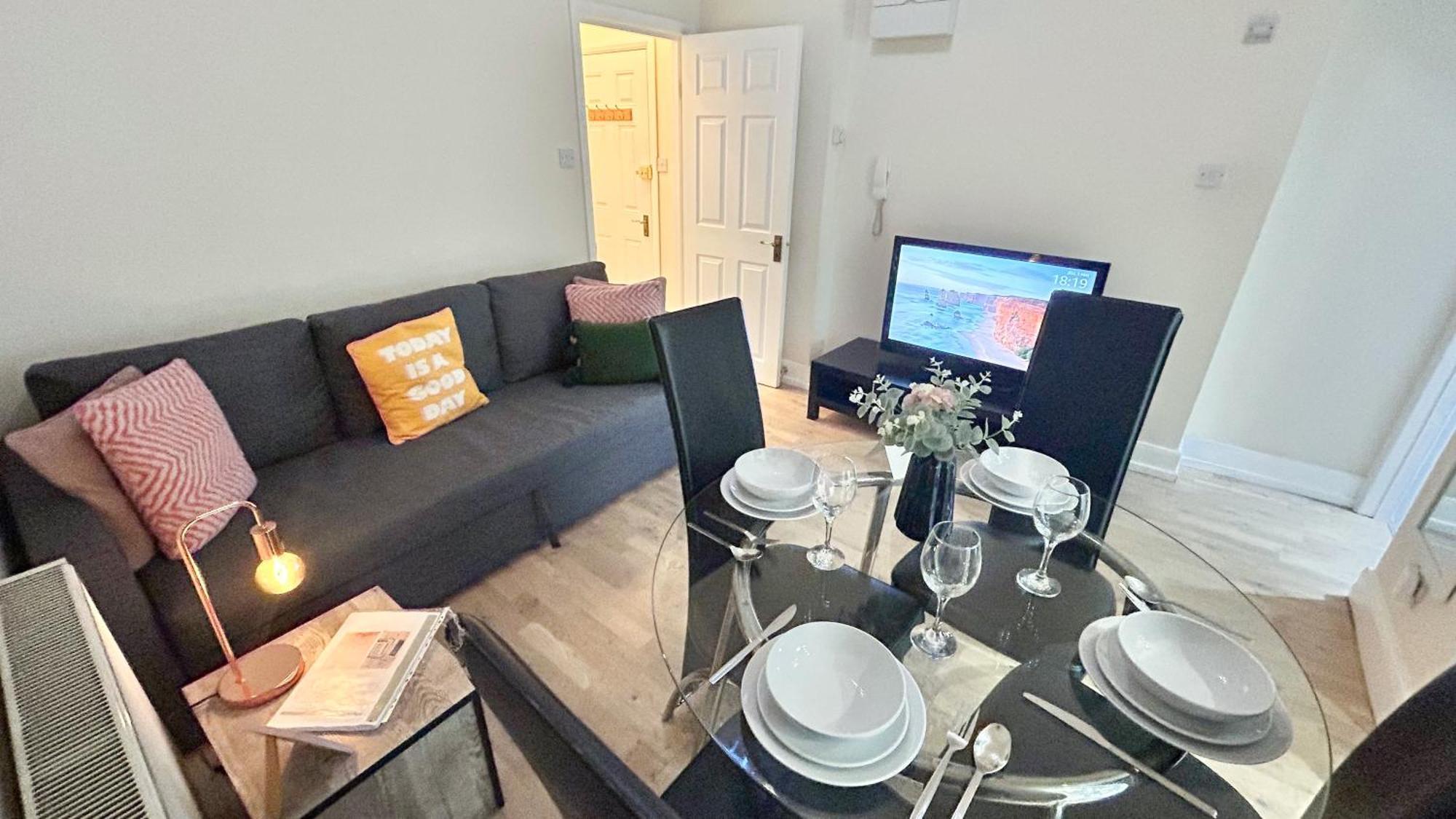 1-Bedroom Flat With Small Garden & Paid Parking In Finsbury Park, Highbury London Ngoại thất bức ảnh