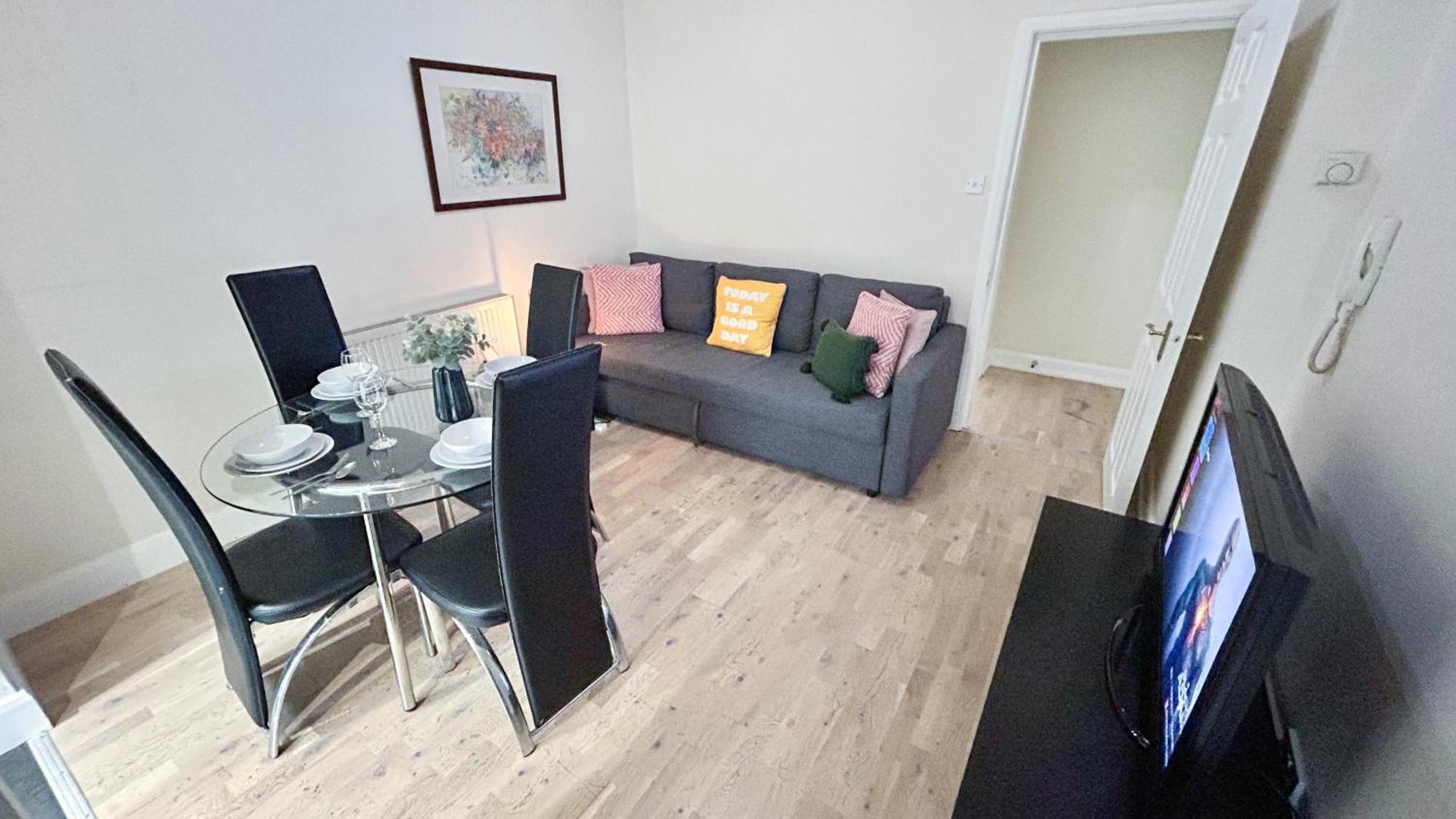 1-Bedroom Flat With Small Garden & Paid Parking In Finsbury Park, Highbury London Ngoại thất bức ảnh