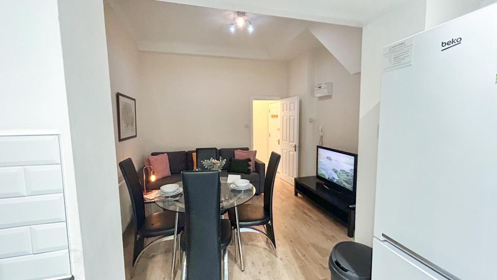 1-Bedroom Flat With Small Garden & Paid Parking In Finsbury Park, Highbury London Ngoại thất bức ảnh