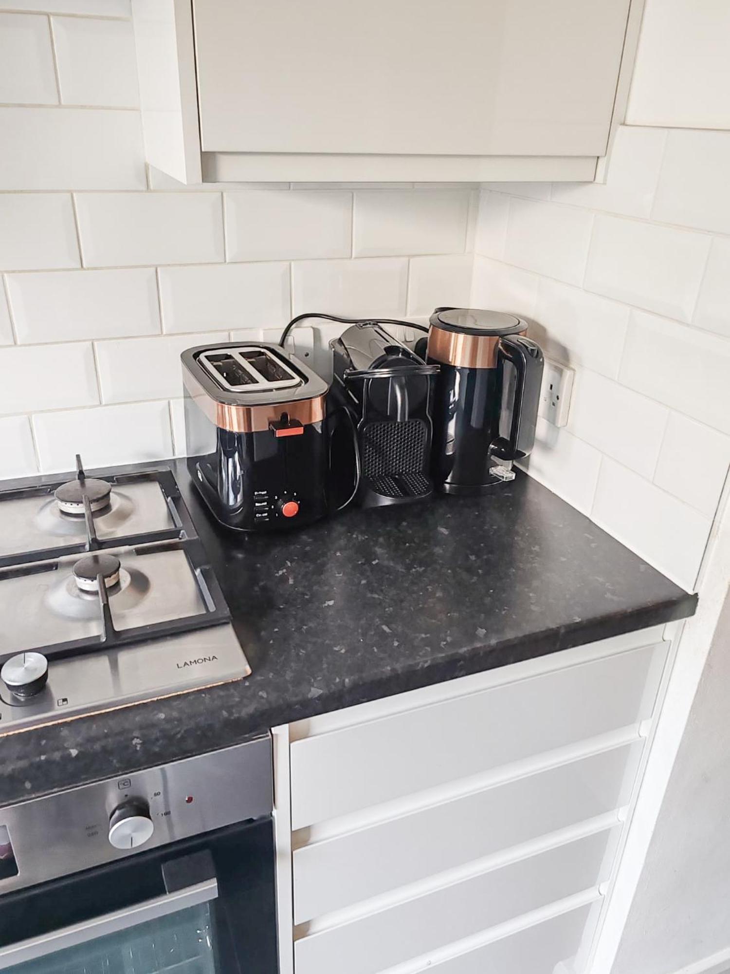 1-Bedroom Flat With Small Garden & Paid Parking In Finsbury Park, Highbury London Ngoại thất bức ảnh