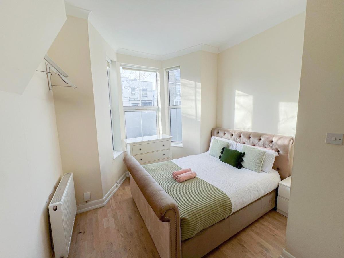 1-Bedroom Flat With Small Garden & Paid Parking In Finsbury Park, Highbury London Ngoại thất bức ảnh