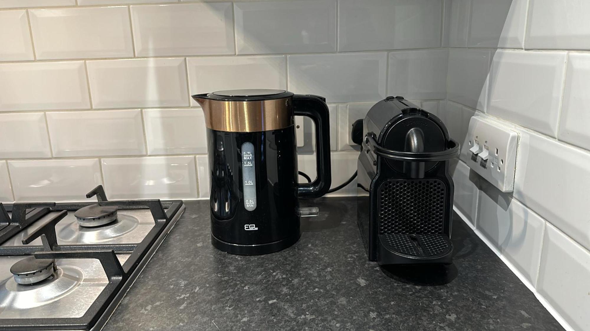 1-Bedroom Flat With Small Garden & Paid Parking In Finsbury Park, Highbury London Ngoại thất bức ảnh