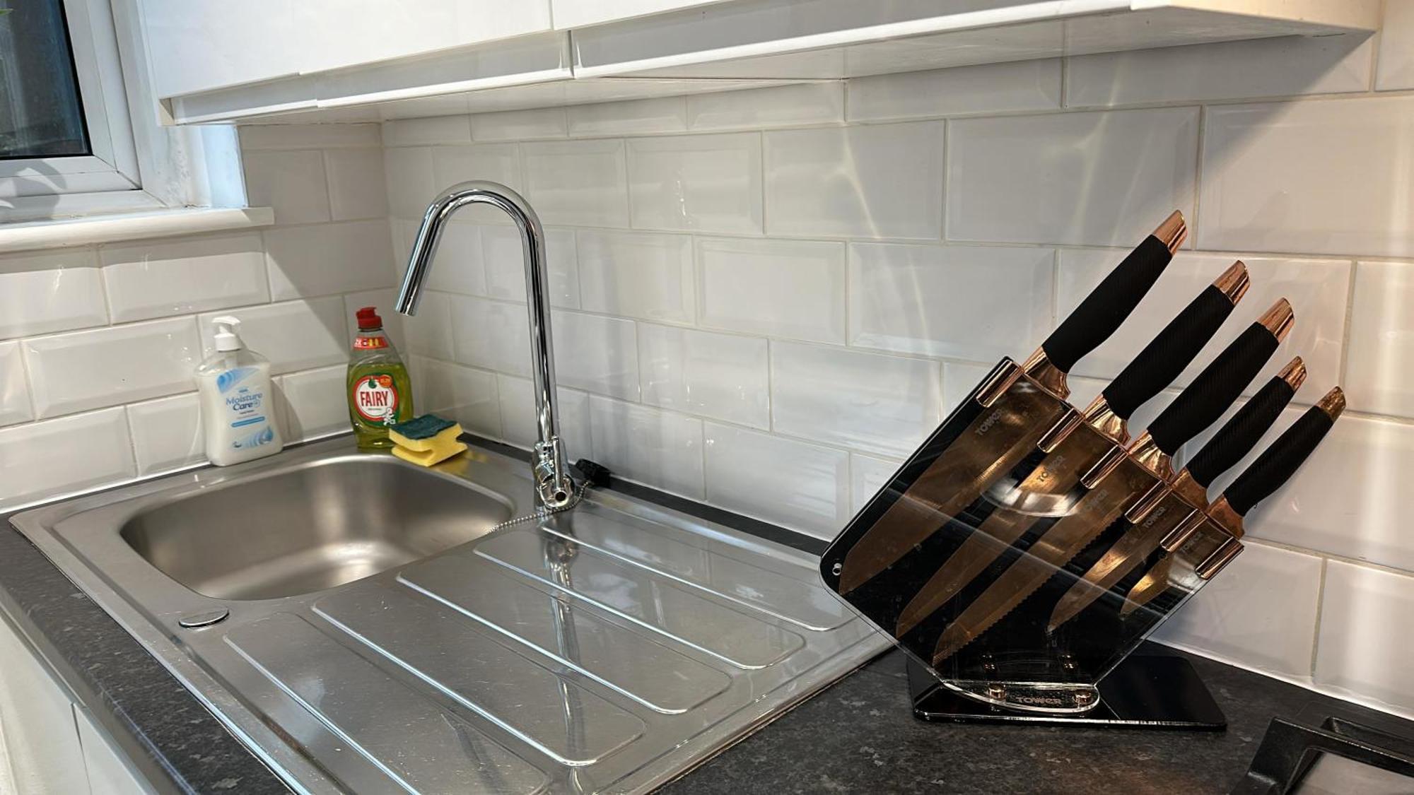 1-Bedroom Flat With Small Garden & Paid Parking In Finsbury Park, Highbury London Ngoại thất bức ảnh
